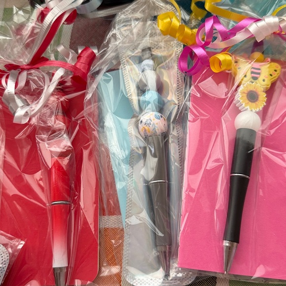 💐🩷💐 BLINGED OUT CUSTOM PEN AND NOTEPAD BUNDLE 💐🩷💐 - Picture 13 of 16